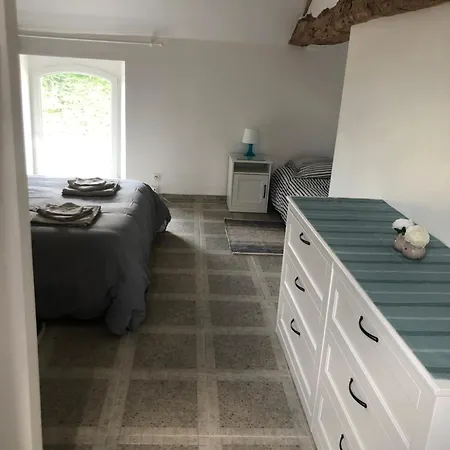 Meadow Brook La Lande-de-Goult