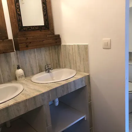 Meadow Brook La Lande-de-Goult