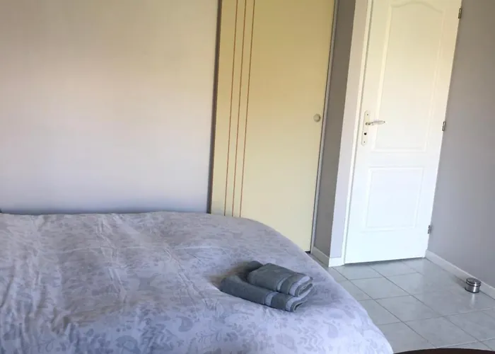 Meadow Brook La Lande-de-Goult