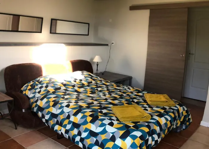 Meadow Brook La Lande-de-Goult